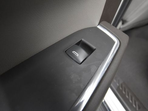 Used 2022 Chevrolet Silverado 1500 LTZ w/ LTZ Convenience Package II image 10