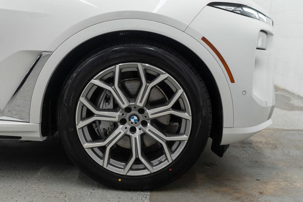 Used 2025 BMW X7 xDrive40i AWD/4WD image 50