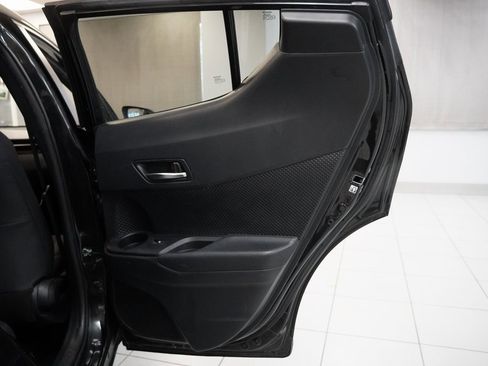 Used 2018 Toyota C-HR XLE image 22