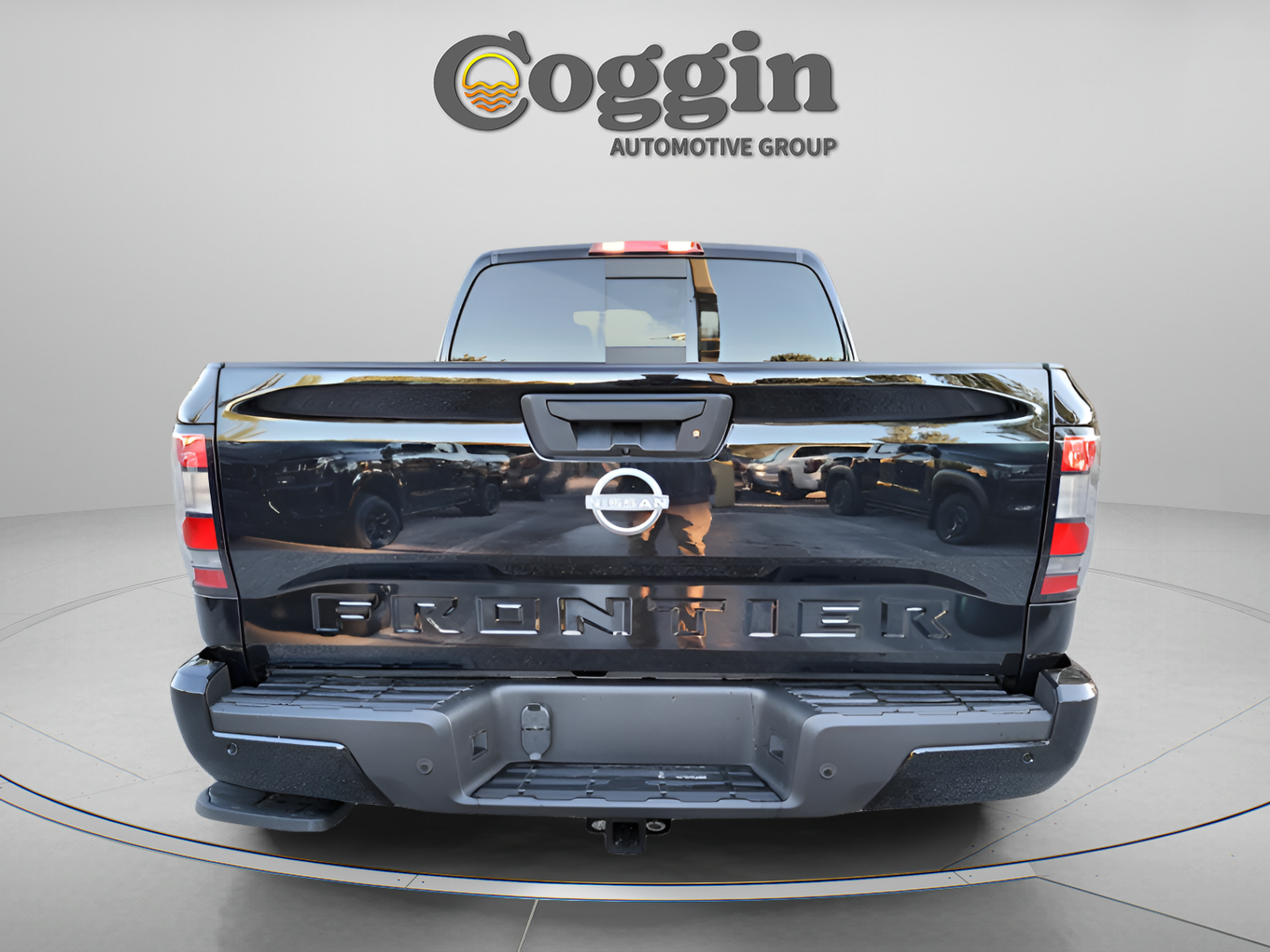 Used 2026 Nissan Frontier SV w/ Tow Package RWD image 4