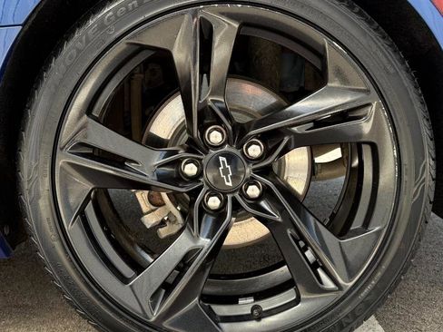 Used 2020 Chevrolet Camaro LT image 23