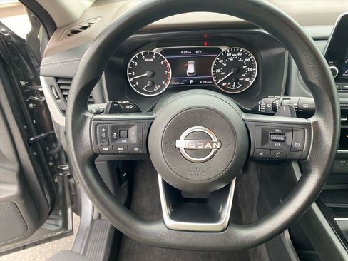 Used 2023 Nissan Rogue S AWD/4WD image 10
