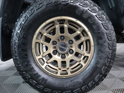 Used 2023 Toyota Tacoma 4x4 Double Cab image 34