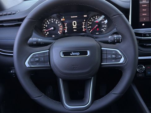 New 2026 Jeep Compass Latitude image 12