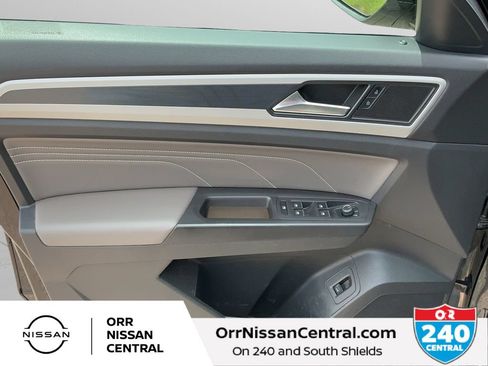 Used 2023 Volkswagen Atlas SEL R-Line AWD/4WD image 16