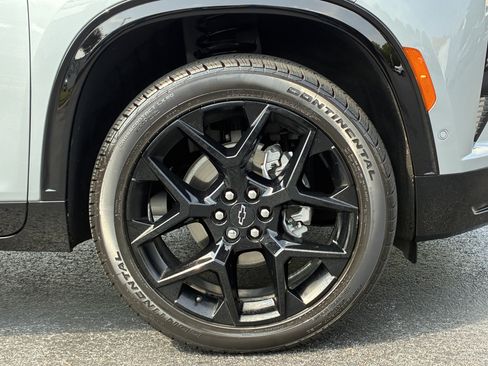 Used 2024 Chevrolet Traverse RS FWD image 6