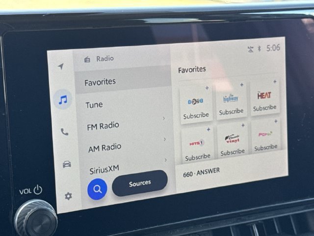 Used 2025 Toyota RAV4 XLE FWD image 19
