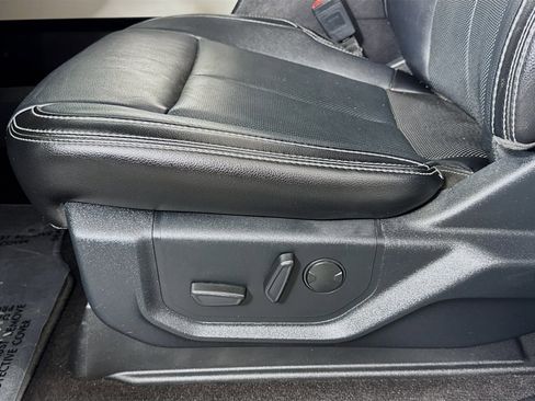 Used 2019 Ford F150 Lariat w/ Equipment Group 502A Luxury image 26