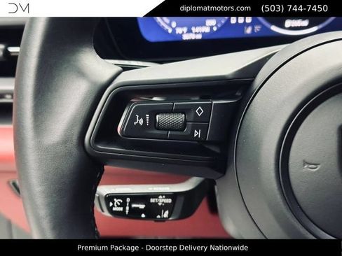 Used 2025 Porsche Macan 4 Electric w/ Premium Package AWD/4WD image 30