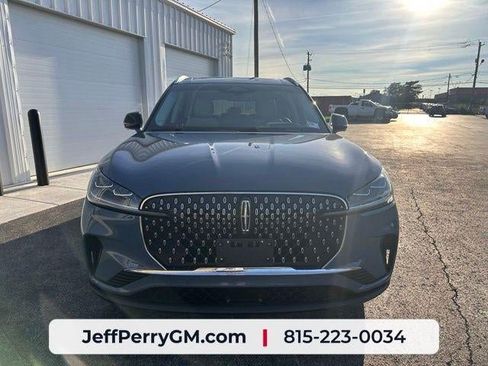 Used 2025 Lincoln Aviator Reserve w/ Illumination Package AWD/4WD image 2