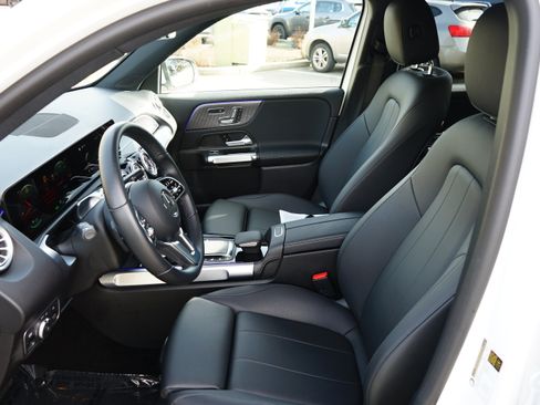 Used 2023 Mercedes-Benz EQB 300 4MATIC image 22