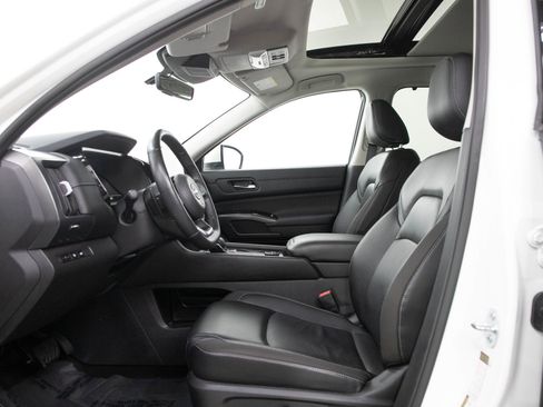 Used 2023 Nissan Pathfinder SL w/ SL Premium Package AWD/4WD image 25