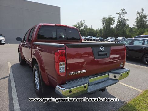 Used 2017 Nissan Frontier SV w/ SV Value Truck Package RWD image 10