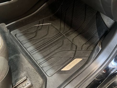 Used 2019 Chevrolet Traverse LT w/ LPO, Floor Liner Package AWD/4WD image 39