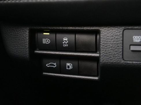 Used 2021 Toyota Avalon XSE image 19