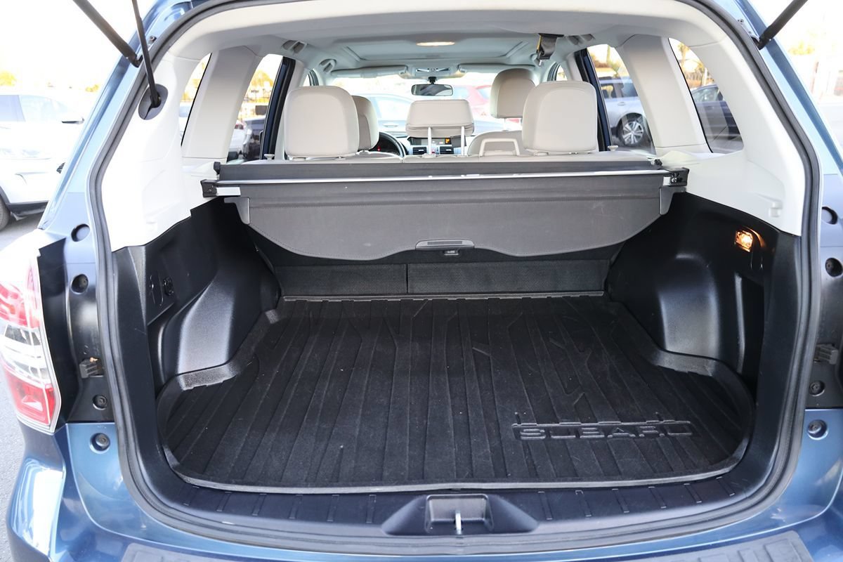 Used 2014 Subaru Forester 2.5i Limited AWD/4WD image 12