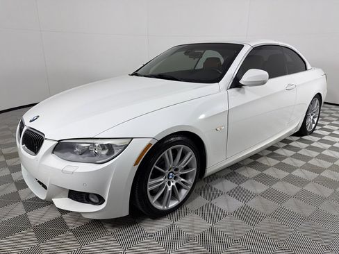 Used 2012 BMW 335i Convertible w/ M Sport Pkg image 18