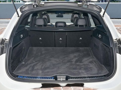 Used 2024 Mercedes-Benz GLC 300 image 9