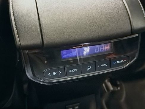 Used 2022 Toyota Highlander XLE AWD/4WD image 27