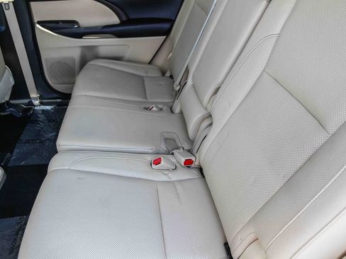 Used 2017 Toyota Highlander Limited w/ Carpet Mat Package AWD/4WD image 19