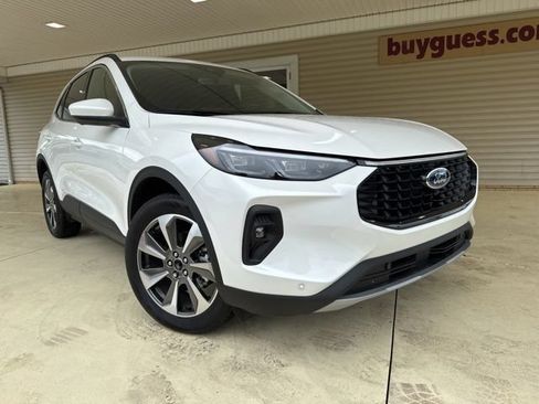 Used 2024 Ford Escape Platinum AWD/4WD image 2