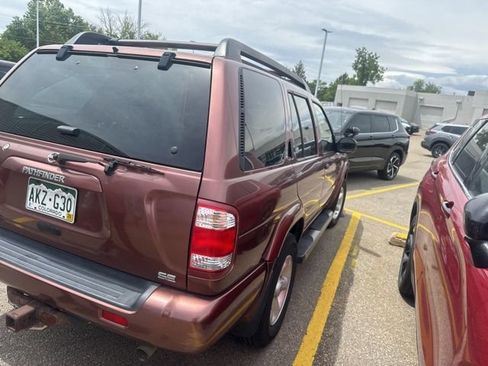 Used 2003 Nissan Pathfinder SE AWD/4WD image 6