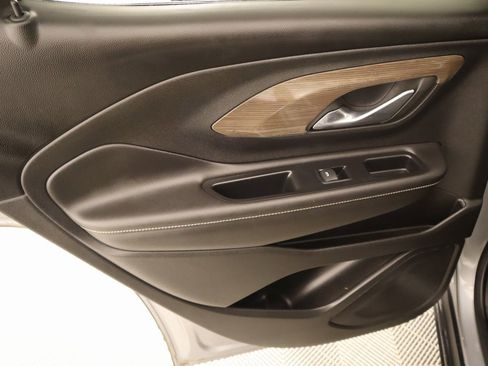 Used 2023 GMC Terrain Denali image 18