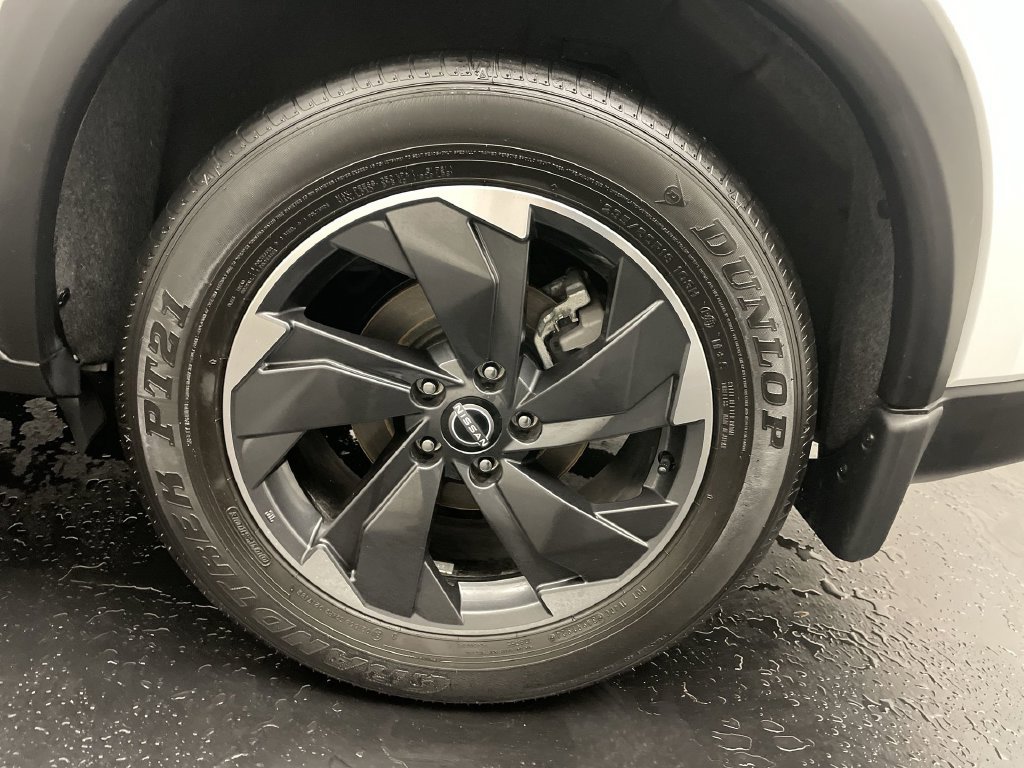 Used 2024 Nissan Rogue SV w/ SV Premium Package AWD/4WD image 26