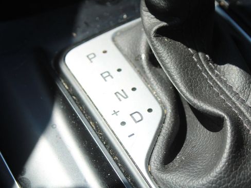 Certified 2024 Kia Carnival LX FWD image 39