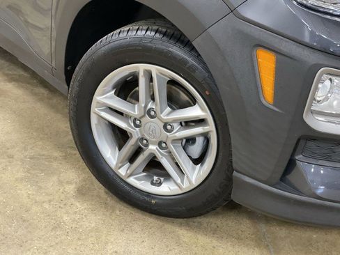 Used 2021 Hyundai Kona SE image 11
