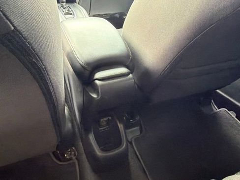 Used 2019 Honda HR-V LX image 24