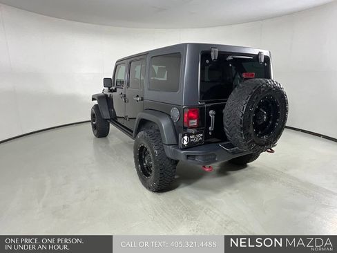 Used 2017 Jeep Wrangler Unlimited Rubicon AWD/4WD image 8