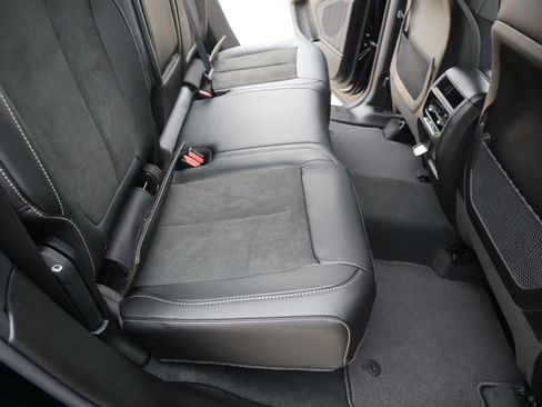 New 2026 Jeep Grand Cherokee Altitude AWD/4WD image 15