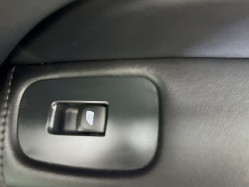 Used 2025 Volvo XC60 B5 Plus image 31