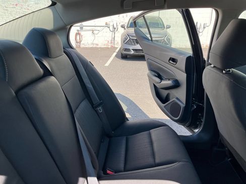 Used 2025 Nissan Altima 2.5 SV FWD image 38