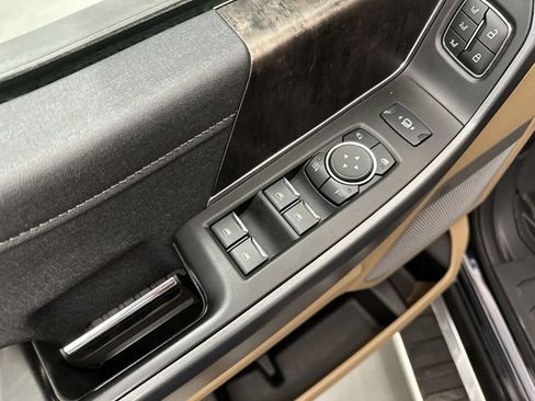 Used 2023 Ford F250 Lariat w/ FX4 Off-Road Package AWD/4WD image 17
