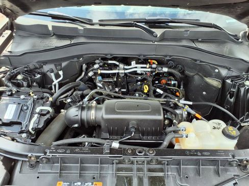 Used 2023 Ford Explorer XLT w/ Equipment Group 202A image 13