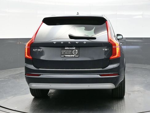 Used 2022 Volvo XC90 T5 Momentum w/ Protection Package Premier image 6
