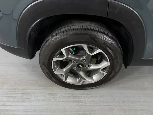 Used 2025 Chevrolet Trax LT FWD image 11