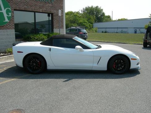 Used 2006 Chevrolet Corvette Convertible w/ Preferred Equipment Group RWD image 4