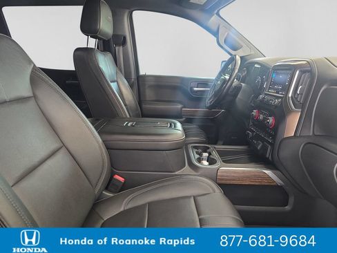 Used 2019 Chevrolet Silverado 1500 High Country w/ Technology Package AWD/4WD image 17