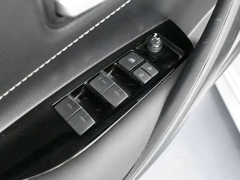 Used 2022 Toyota Corolla SE image 19