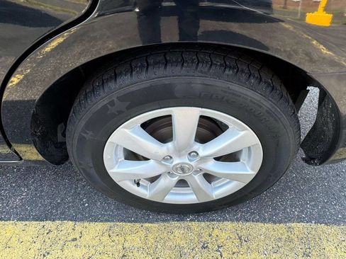 Used 2014 Nissan Versa SV w/ Convenience Package image 30