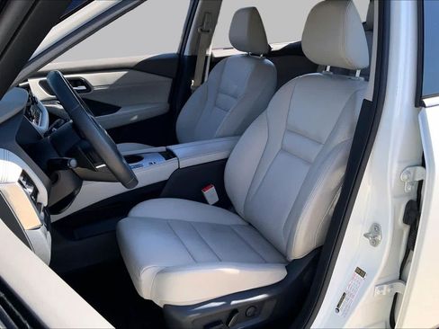 Used 2023 Nissan Rogue SL w/ SL Premium Package FWD image 7