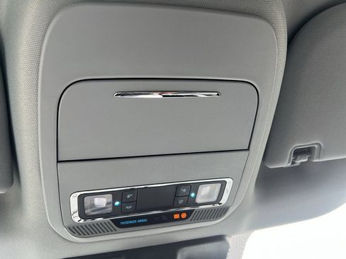 Used 2025 Ford F350 Lariat image 24