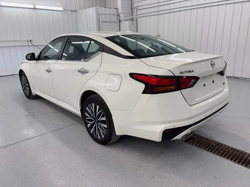 Used 2024 Nissan Altima 2.5 SV w/ SV Premium Package AWD/4WD image 4