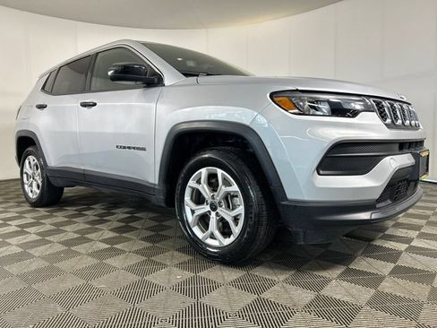 Used 2025 Jeep Compass Sport AWD/4WD image 1