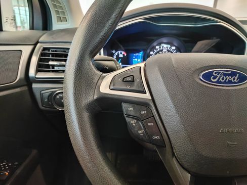 Used 2016 Ford Fusion SE FWD image 9