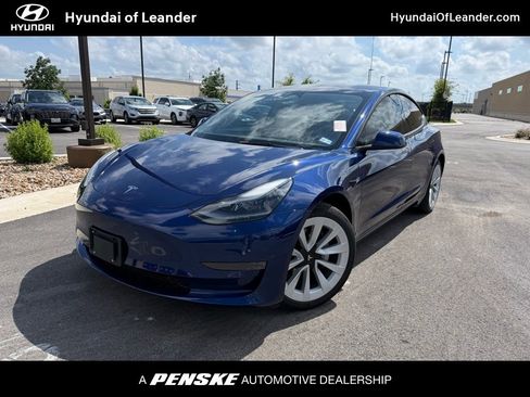 Used 2023 Tesla Model 3 Standard Range image 1