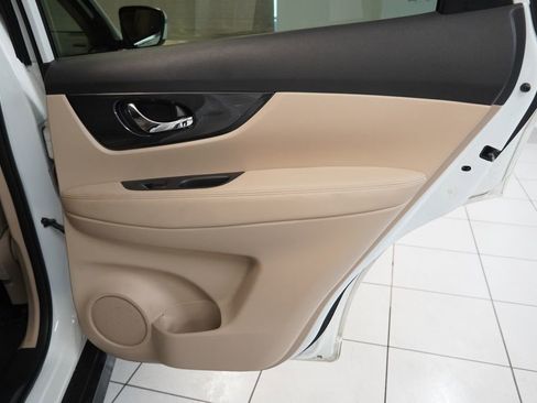 Used 2019 Nissan Rogue SV AWD/4WD image 29
